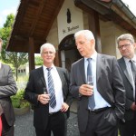 Landtagsabgeordneter Oliver Wehner und Sachsens Ministerpräsident Stanislaw Tillich beim Besuch der Edelstahlwerke Schmees in Pirna